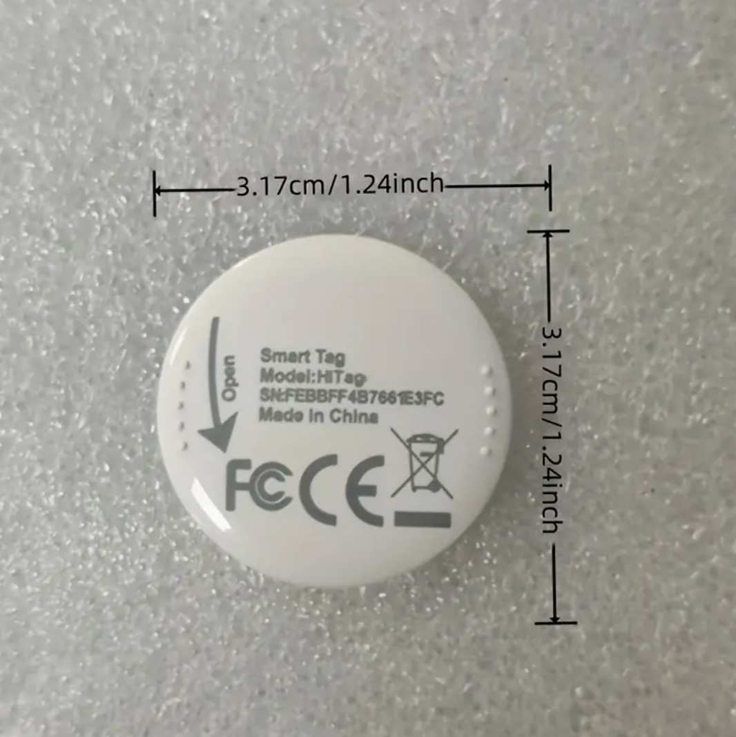 Dog/Cat Air Tracker Smart Tag with a durable silicone protective sleeve and requires no extra attachments (IOS)