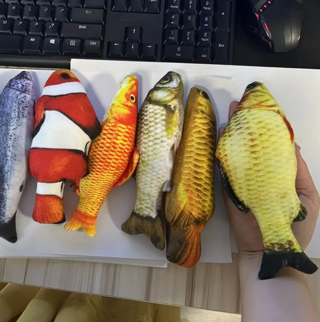 Pet Cute Fish Design Cat Teaser Plush Toy