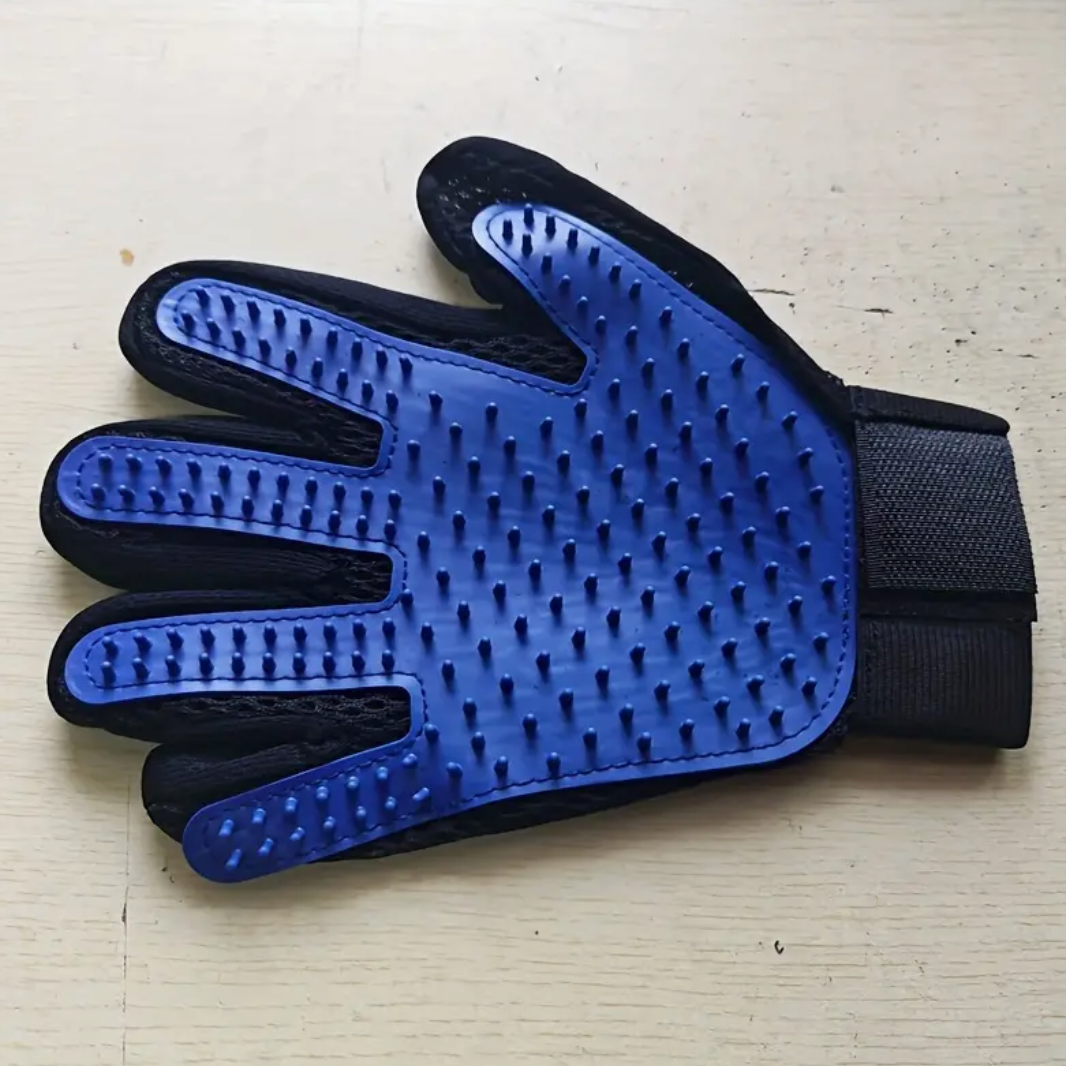 Pet Grooming Gloves – Gentle Deshedding Brush for Dogs & Cats with Five-Finger Design